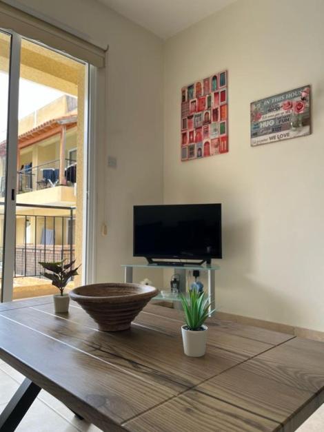 The Holiday Flat, Gateway To Desired Experiences Peyia Exterior photo