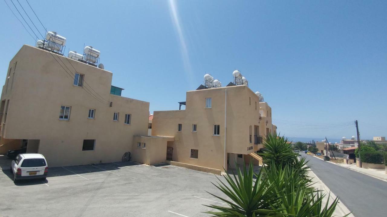 The Holiday Flat, Gateway To Desired Experiences Peyia Exterior photo