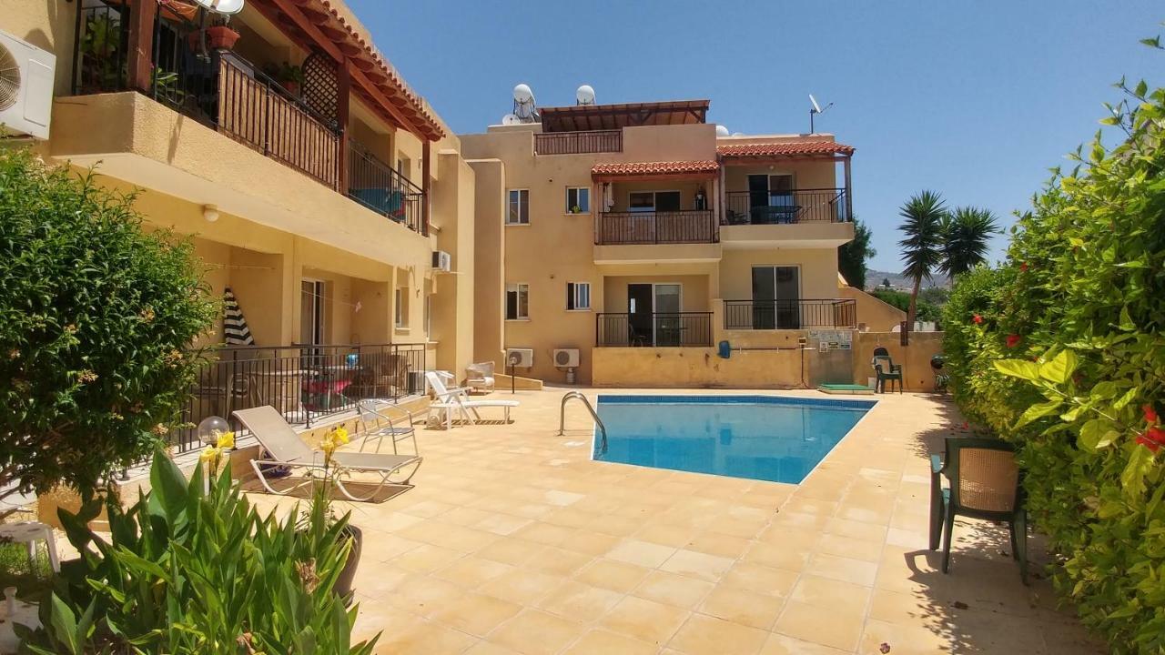 The Holiday Flat, Gateway To Desired Experiences Peyia Exterior photo